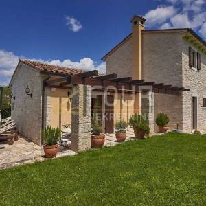 Istra, Motovun okolica, rustikalna vila s bazenom