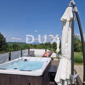 ISTRA, MOTOVUN - Prizemnica na komfornoj okućnici