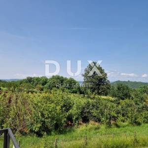 ISTRA, MOTOVUN - Prizemnica na komfornoj okućnici