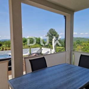 ISTRA, MOTOVUN - Prizemnica na komfornoj okućnici