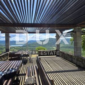 ISTRA, MOTOVUN - Veliko imanje od 170.000 m2, najljepši pogled u Istri - jezero Butoniga, Učka, Ćićarija, Motovun i Motovunska tartufarska šuma!