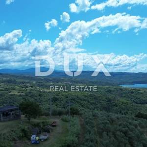 ISTRA, MOTOVUN - Veliko imanje od 170.000 m2, najljepši pogled u Istri - jezero Butoniga, Učka, Ćićarija, Motovun i Motovunska tartufarska šuma!