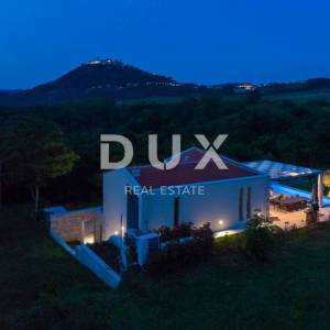 ISTRA, MOTOVUN - Vila posebne arhitekture s prekrasnim pogledom!