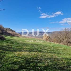 ISTRA, MOTOVUN - Zemljište s impresivnim pogledom