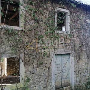 Istra, Motuvun - okolica, imanje s dvije kuće