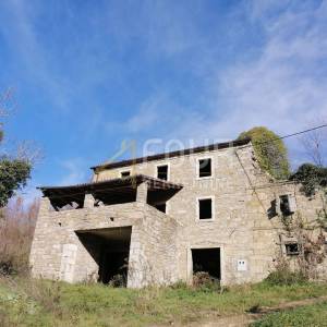 Istra, Motuvun - okolica, imanje s dvije kuće