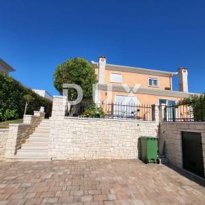 ISTRA, NOVIGRAD - Dvojna kuća udaljena 250 m od mora