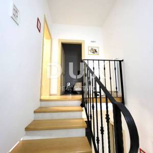 ISTRA, NOVIGRAD - Dvojna kuća udaljena 250 m od mora