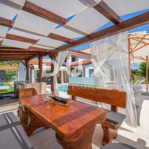 ISTRA, NOVIGRAD - Lijepa vila s bazenom!