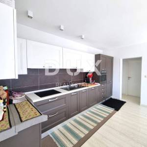 ISTRA, NOVIGRAD - Luksuzan 3S+DB stan s prekrasnim pogledom na more 118m2