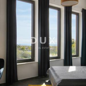 ISTRA, NOVIGRAD - Moderno dizajnirana kuća s bazenom