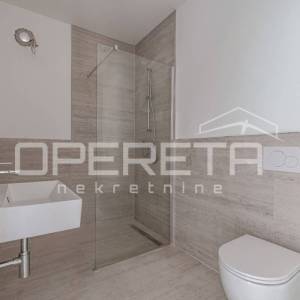Istra, Novigrad okolica-četrverosobni  stan s pogledom na more