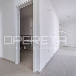 Istra, Novigrad okolica-četverosobni stan u prizemlju s vrtom