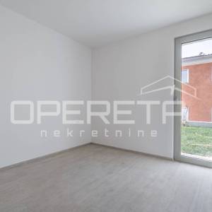 Istra, Novigrad okolica-četverosobni stan u prizemlju s vrtom