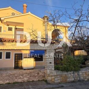 ISTRA, NOVIGRAD - Restoran sa stambenom jedinicom, 550 m od prve plaže, pogled na more