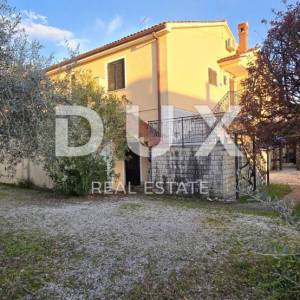 ISTRA, NOVIGRAD - Restoran sa stambenom jedinicom, 550 m od prve plaže, pogled na more