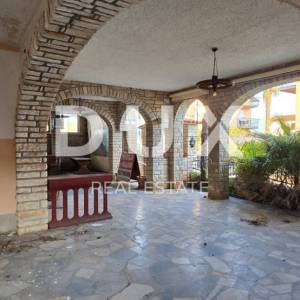 ISTRA, NOVIGRAD - Restoran sa stambenom jedinicom, 550 m od prve plaže, pogled na more
