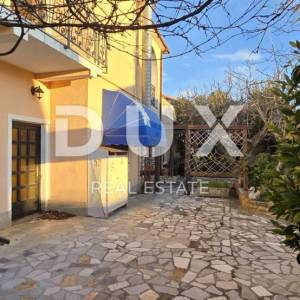 ISTRA, NOVIGRAD - Restoran sa stambenom jedinicom, 550 m od prve plaže, pogled na more