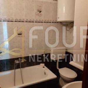 Istra, Novigrad, stan 47.80m2, 2s+db + podrum i okućnica