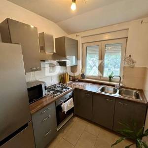 ISTRA, NOVIGRAD – Stan s pogledom na prirodu na odličnoj lokaciji, idealan za mir i privatnost!