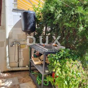 ISTRA, NOVIGRAD - Stan s vrtom u blizini mora