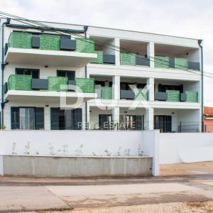 ISTRA, NOVIGRAD - Stan u prizemlju sa vrtom, blizina mora!