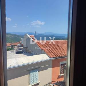 ISTRA, OPRTALJ - Autohtona kamena ljepotica s 3 apartmana