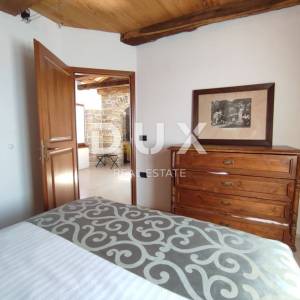 ISTRA, OPRTALJ - Autohtona kamena ljepotica s 3 apartmana