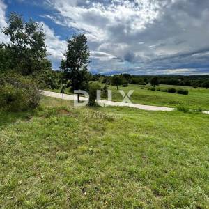 ISTRA, OPRTALJ - Građevinsko zemljište s pogledom na prirodu