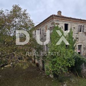 ISTRA, OPRTALJ - Imanje od dvije kuće s pripadajućom okućnicom na ugodnoj lokaciji, prilika!