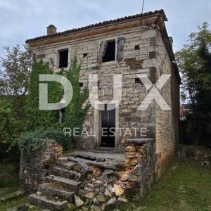 ISTRA, OPRTALJ - Imanje od dvije kuće s pripadajućom okućnicom na ugodnoj lokaciji, prilika!