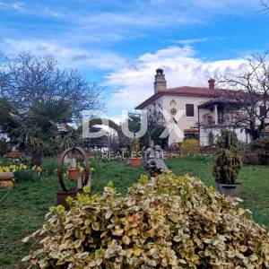 ISTRA, OPRTALJ - Kamena kuća s prostranom okućnicom
