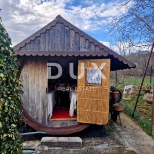 ISTRA, OPRTALJ - Kamena kuća s prostranom okućnicom