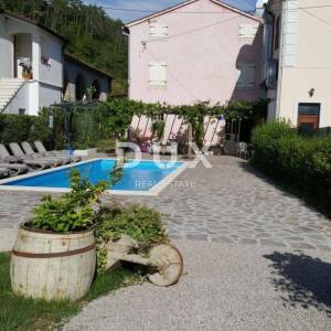 ISTRA, OPRTALJ, LIVADE - kuća s bazenom i pogledom na Motovun!