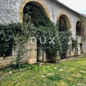 ISTRA, OPRTALJ, LIVADE - kuća s bazenom i pogledom na Motovun!