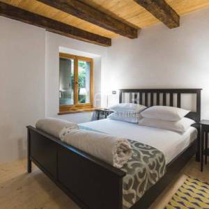 Istra, Oprtalj, šarmantna kamena vila, 3 apartmana