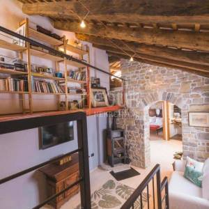 Istra, Oprtalj, šarmantna kamena vila, 3 apartmana