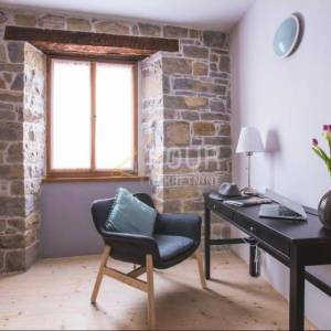 Istra, Oprtalj, šarmantna kamena vila, 3 apartmana