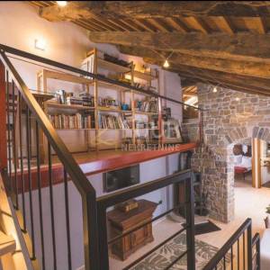 Istra, Oprtalj, šarmantna kamena vila, 3 apartmana