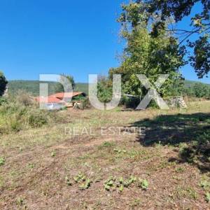 ISTRA, OPRTALJ - Veliko građevinsko zemljište s kamenom ruševinom i pogledom