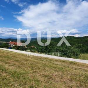 ISTRA, PAZIN - Građevinsko zemljište 1576 m2 s pogledom na jezero i prirodu