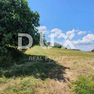 ISTRA, PAZIN - Građevinsko zemljište 1576 m2 s pogledom na jezero i prirodu