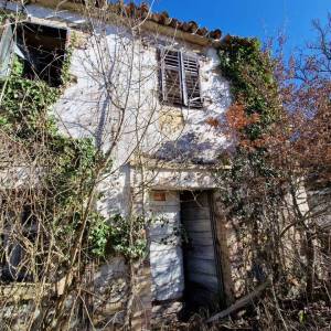 ISTRA, PAZIN - Imanje s potencijalom na osami