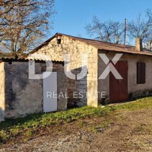 ISTRA, PAZIN - Kombinacija građevinskog, poljoprivrednog i zemljišta sportske namjene s kućom i pano pogledom