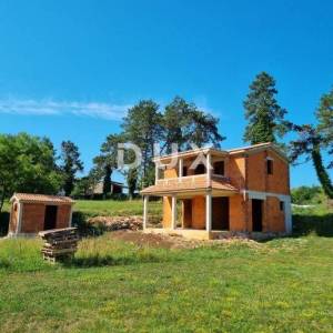 ISTRA, PAZIN - Kuća s bazenom u srcu Istre (ROH BAU)