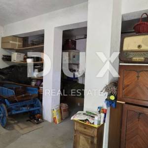 ISTRA, PAZIN - Obiteljska kuća u prirodi s prekrasno uređenom okućnicom, pogled na zelenilo