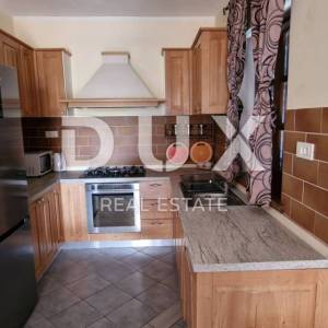 ISTRA, PAZIN - Prekrasna kuća za odmor s bazenom nedaleko grada