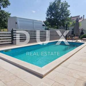 ISTRA, PAZIN - Prekrasna kuća za odmor s bazenom nedaleko grada