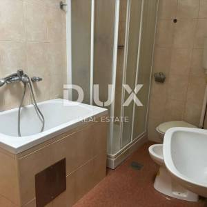 ISTRA, PAZIN - Stan za renovaciju u centru grada! UPORABNA DOZVOLA!