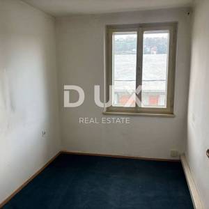 ISTRA, PAZIN - Stan za renovaciju u centru grada! UPORABNA DOZVOLA!